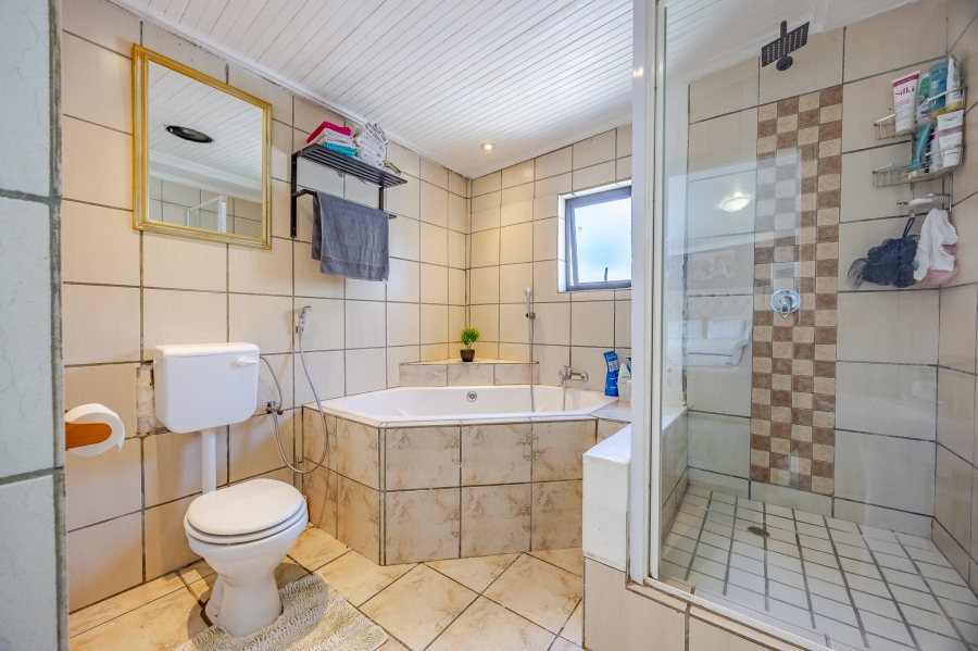 3 Bedroom Property for Sale in Avondale Western Cape